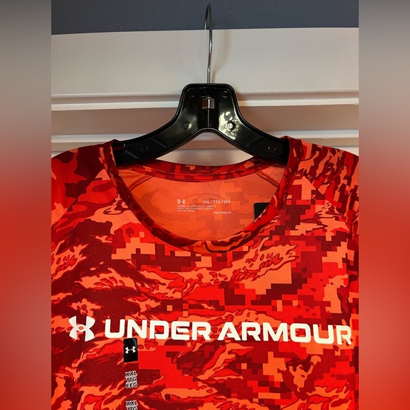 Under Armour Tech ABC Camo Short Sleeve Shirt XXL Red 1361698 690 Print 2XL New - Picture 3 of 11